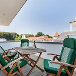 Villa Theres Penthouse Seaside 아파트